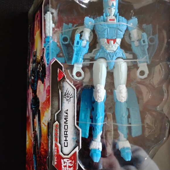 Transformers War for Cybertron Trilogy Siege Chromia Deluxe Class Action Figure - Picture 4 of 5